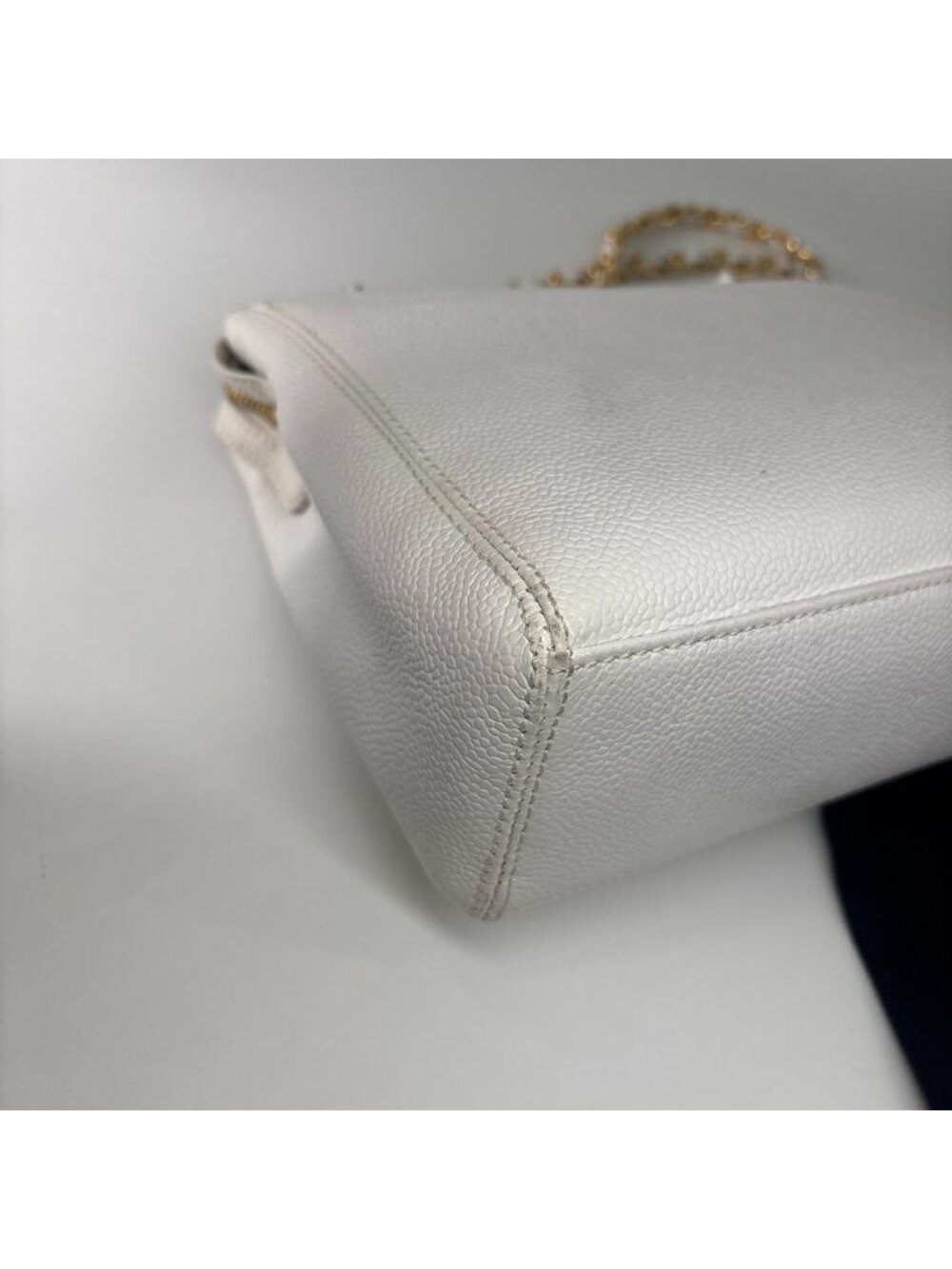 Chanel Logo Caviar Leather Chain Shoulder Bag Gold - Picture 9 of 13